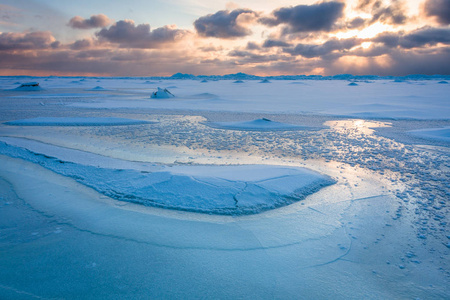 冬天 气候 反射 海洋 太阳 阳光 地平线 海岸 场景 天空