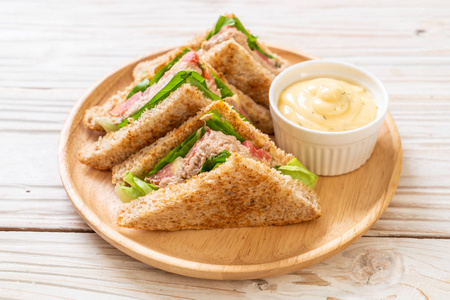 Homemade Tuna Sandwich 