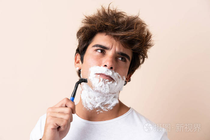 越南刮脸刮胡子图片