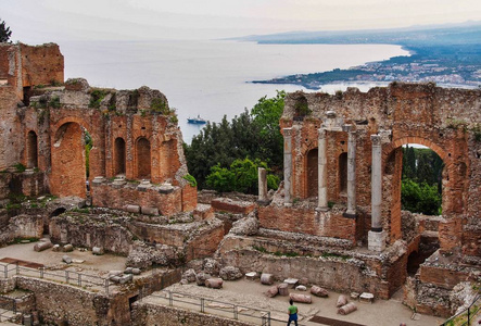 意大利西西里岛陶尔米纳希腊罗马剧院遗址