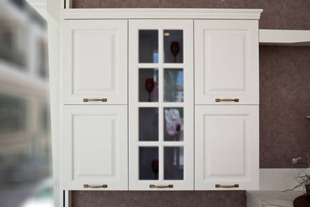 豪华现代厨房白色橱柜内部图片