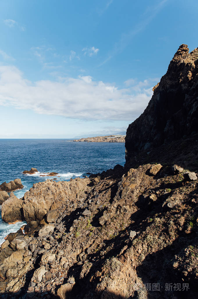 西班牙大西洋加那利群岛特内里费岛海岸的破浪