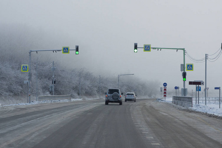 公路 天气 开车 寒冷的 自由 冰冷的 自然 天空 沥青