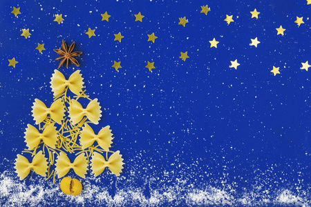 背景是蓝色的雪地,上面有星星