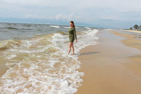 旅行 夏天 美丽的 海洋 自然 假期 女孩 海滩