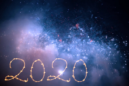 新的2020年快乐闪闪发光的优雅金色文字。