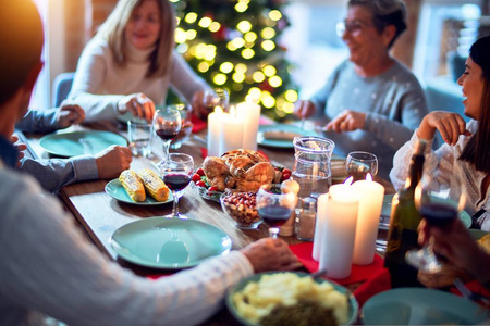 火鸡 在一起 假日 成人 聚会 晚餐 庆祝 蜡烛 冬天 快乐