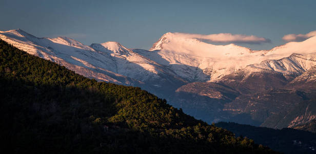 假期 全景图 日出 欧洲 地标 天空 环境 自然 高的 小山