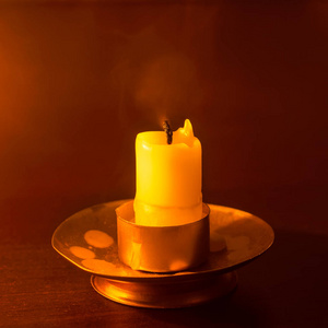 熄灭的蜡烛照片