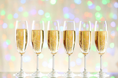香槟 闪烁 晶体 饮料 庆祝 气泡 模糊 酒杯 新的 特写镜头