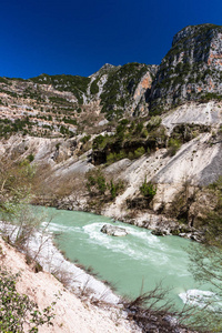 旅游业 夏天 美丽的 天空 岩石 公园 国家的 风景 流动