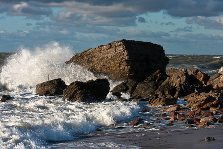 自然 海景 泡沫 美丽的 沿海 泼洒 暴风雨 岩石 假期