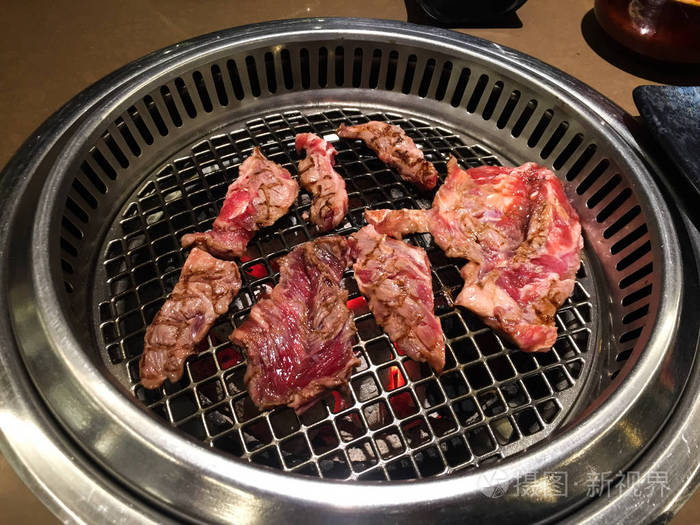 炭炉烤牛肉