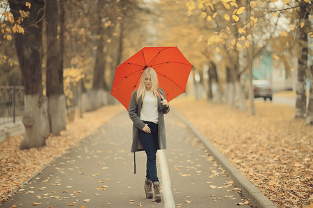 肖像 落下 九月 悲伤 美女 摆姿势 季节 雨伞 森林 幸福