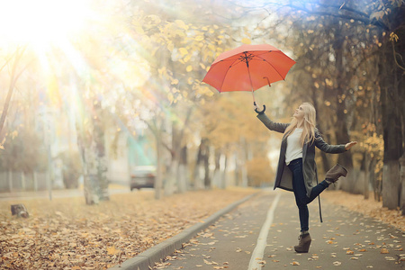 树叶 外套 雨伞 白种人 头发 自然 梦想 秋天 女人 落下