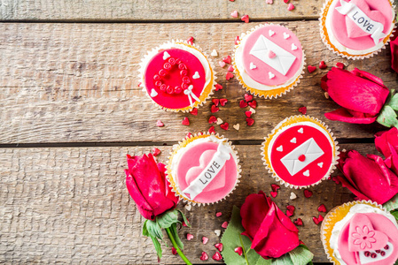  Valentines day pink and red cupcakes