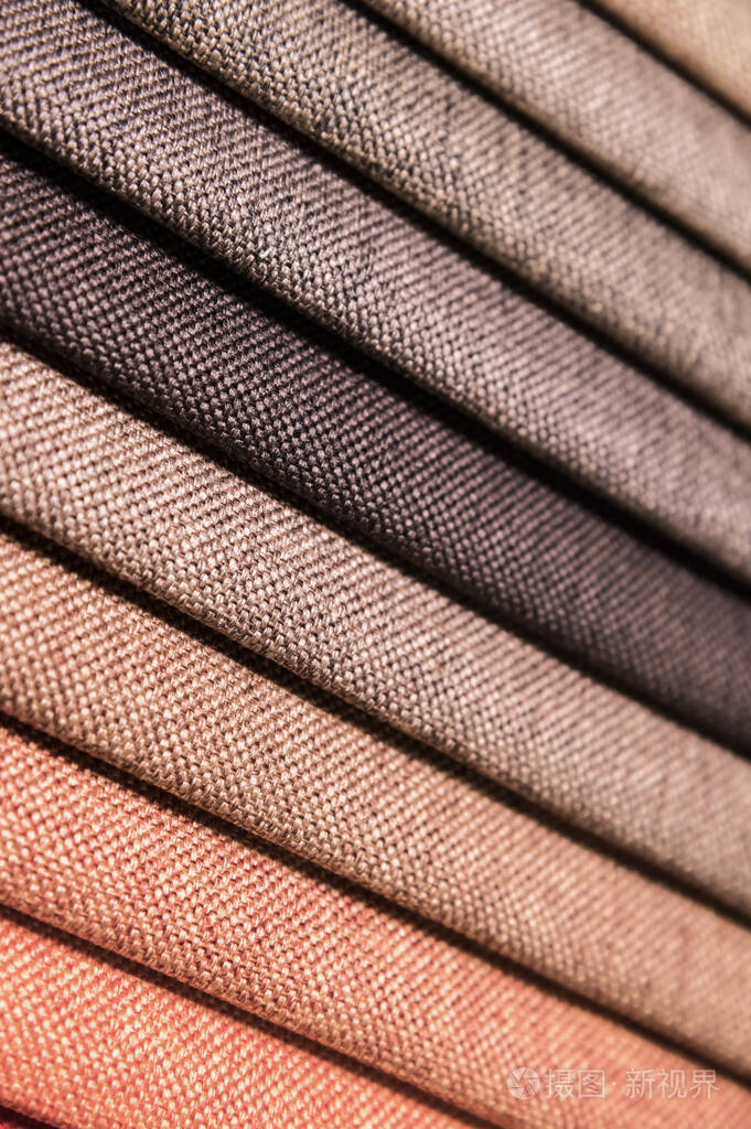 不同颜色的织物抽象条纹的特写镜头