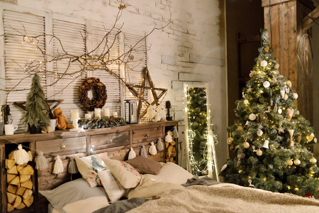 阁楼式卧室装饰圣诞装饰