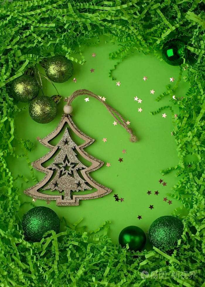 圣诞素色绿色背景绿色球带边框