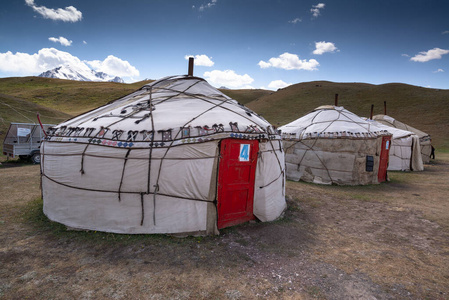 外部 遥远的 亚洲 冰川 吉尔吉斯斯坦 徒步旅行 旅游业