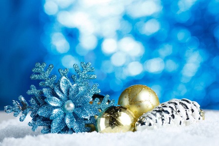 圣诞和新年假期背景与装饰品。