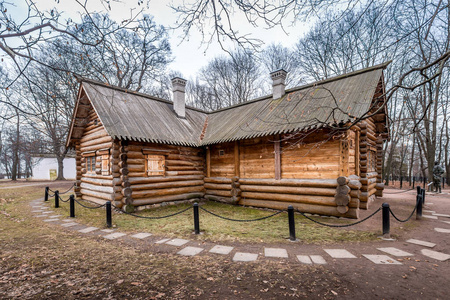 俄罗斯莫斯科,科洛门斯卡耶村.宠物木屋照片