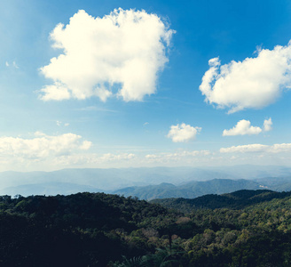 白天山清水秀