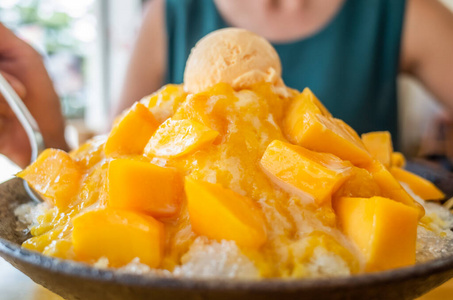 台湾小吃台湾著名小吃芒果刨冰照片