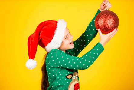 想把它说出来。寒假和圣诞快乐。季节性购物折扣。小女孩装饰球礼物。圣诞节大减价。儿童圣诞帽礼物。我的梦想。新年快乐