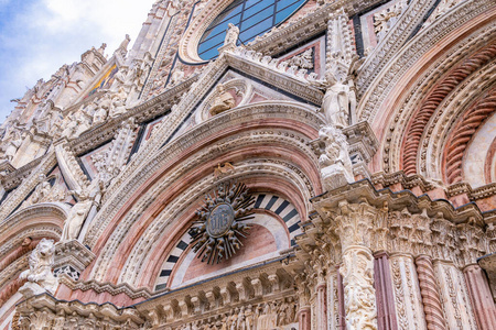 锡耶纳大教堂Siena Cathedral Santa Maria Assunta正面装饰，锡耶纳，托斯卡纳