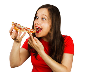 年轻漂亮的女人吃着披萨，微笑着，在白色背景下与世隔绝