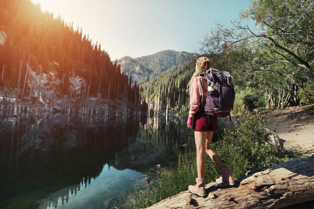 女人 自然 假期 假日 季节 休息 太阳 旅游业 白种人