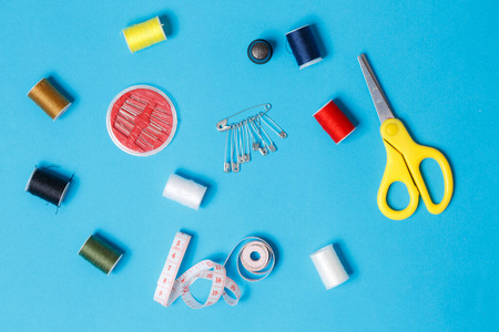 缝纫工具剪针平铺线轴图片