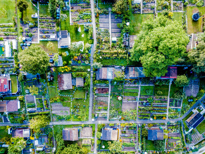 建筑学 村庄 郊区 房地产 天空 车道 土地 活的 屋顶