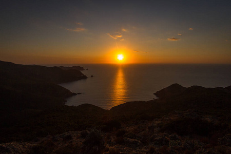 美丽的 太阳 天空 旅游业 海洋 风景 日出 假期 旅行