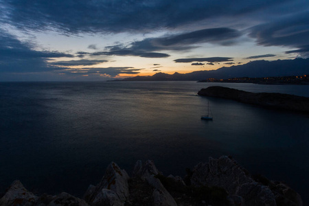 岩石 海洋 太阳 夏天 日出 美丽的 旅行 海岸 天空 海滩