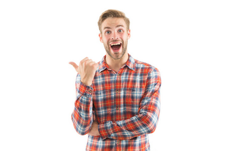 英俊的男人被隔离在白色上.白种人,张着嘴,英俊的脸.男性打扮.