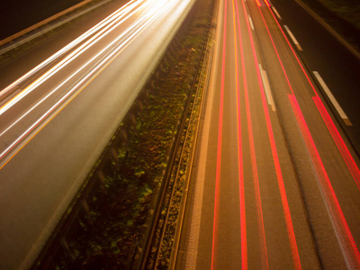 长曝光道路交通夜灯聚光灯