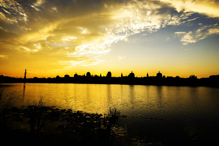 夕阳湖与夕阳之美图片