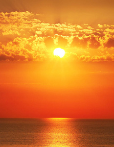 海面太阳图片