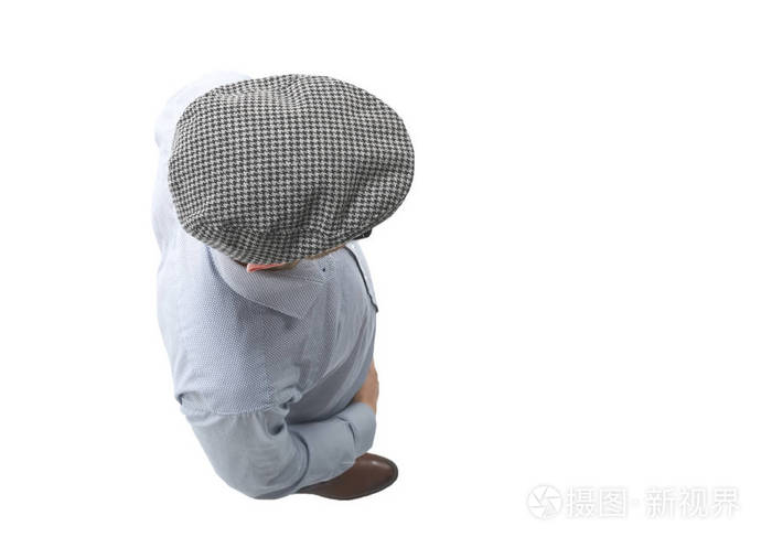 俯视图戴方格帽的年轻人