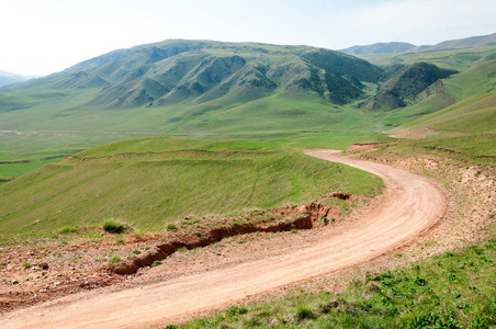 山路。山，山