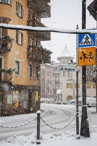 意大利小镇降雪