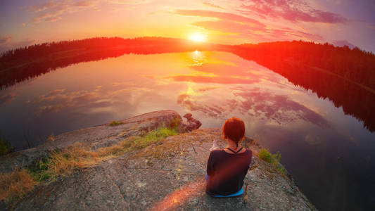 昆达里尼能源公司.独处和谐,心灵自由禅心观.照片