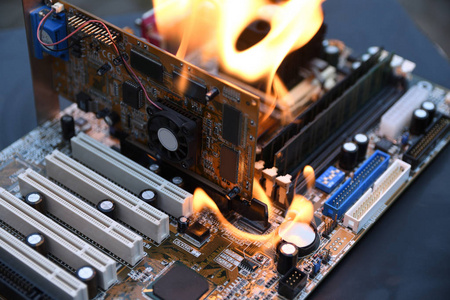 台式电脑烧毁损坏cpu gpu显卡,内存,芯片,冷却器照片