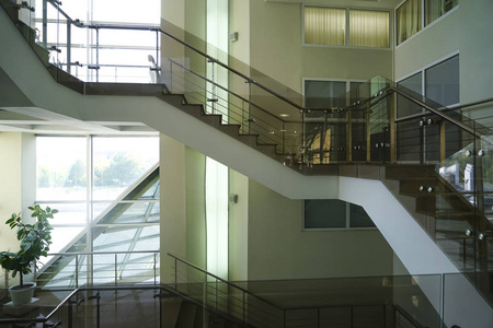 出口 混凝土 栏杆 楼梯 台阶 玻璃 建筑学 办公室 走廊