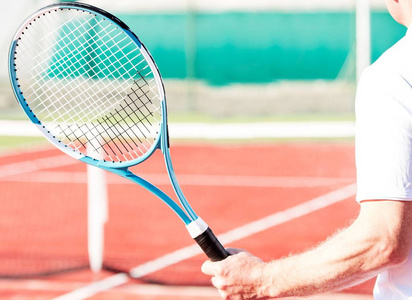 网球 活动 成熟 友谊 朋友 法院 运动员 球拍 闲暇 男人
