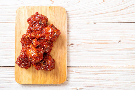 fried chicken with spicy sauce 