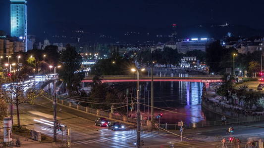 Schwedenplatz是维也纳市中心的一个广场，位于多瑙河空中夜景