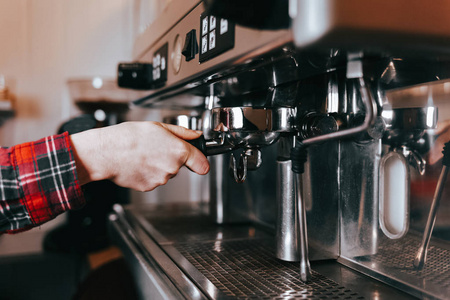 准备 过程 工人 服务 自助餐厅 饮料 咖啡师 咖啡 风味